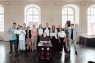 Gruppenbild mit etwa 15 Personen 