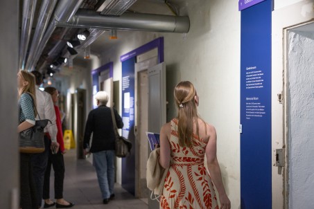 Foto: Blick in die Ausstellung in der Gedenkstätte Brauweiler