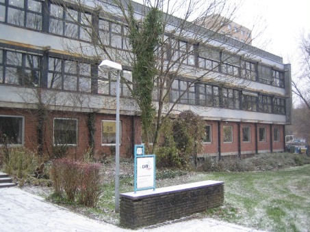 Außenansicht der LVR-Kurt-Schwitters-Schule Düsseldorf